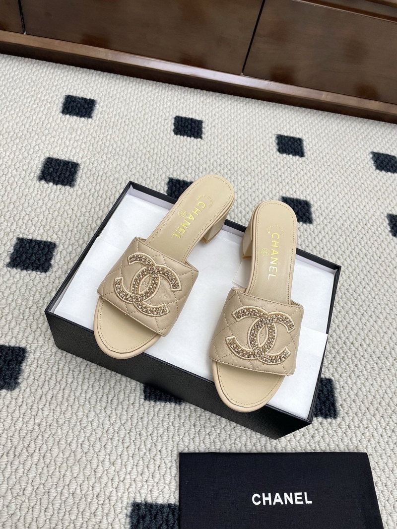 Ch**el slippers